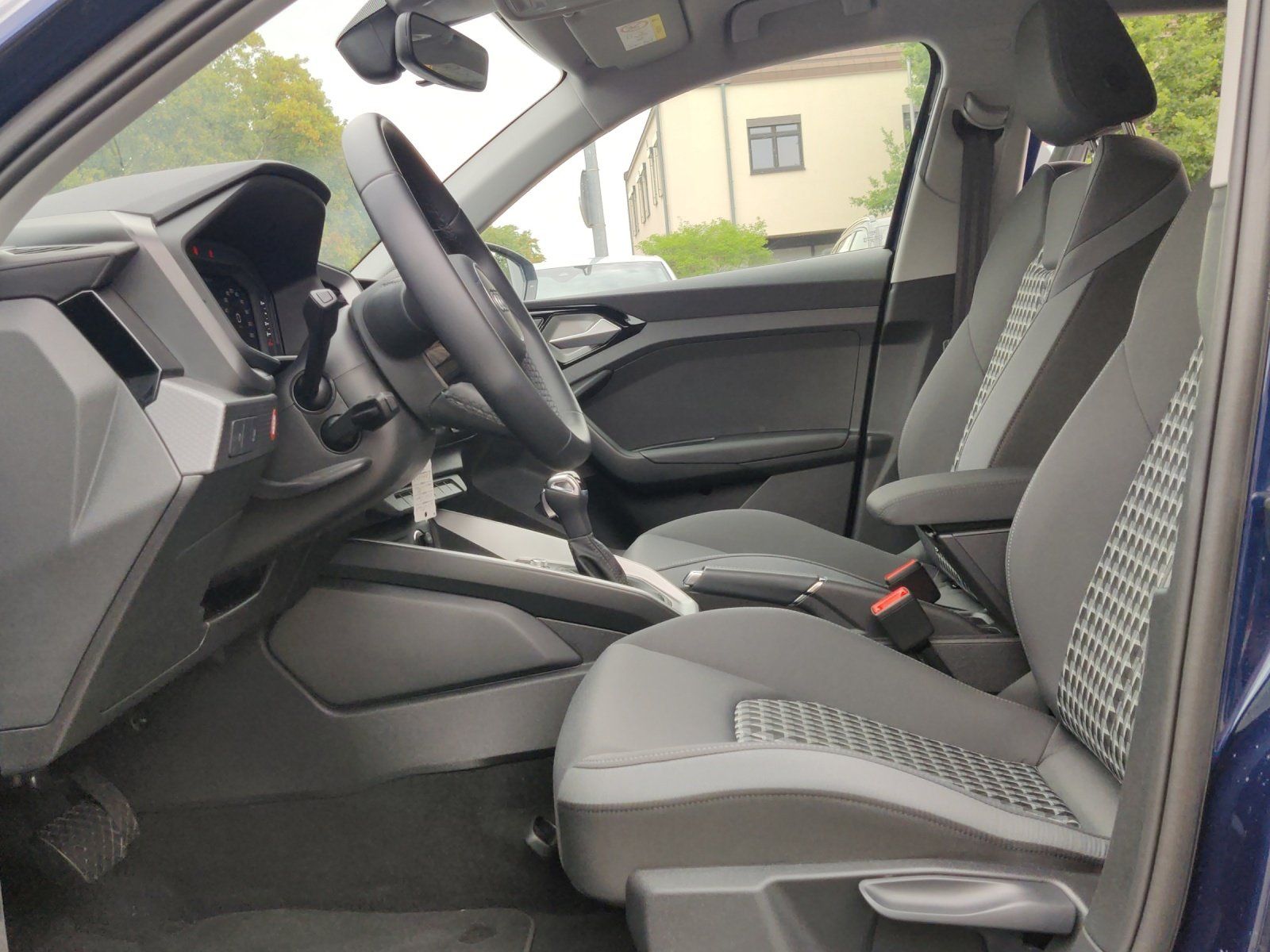 Fahrzeugabbildung Audi A1 allstreet 30 TFSI PDC,SHZ,ACC,Klimaaut.,LM