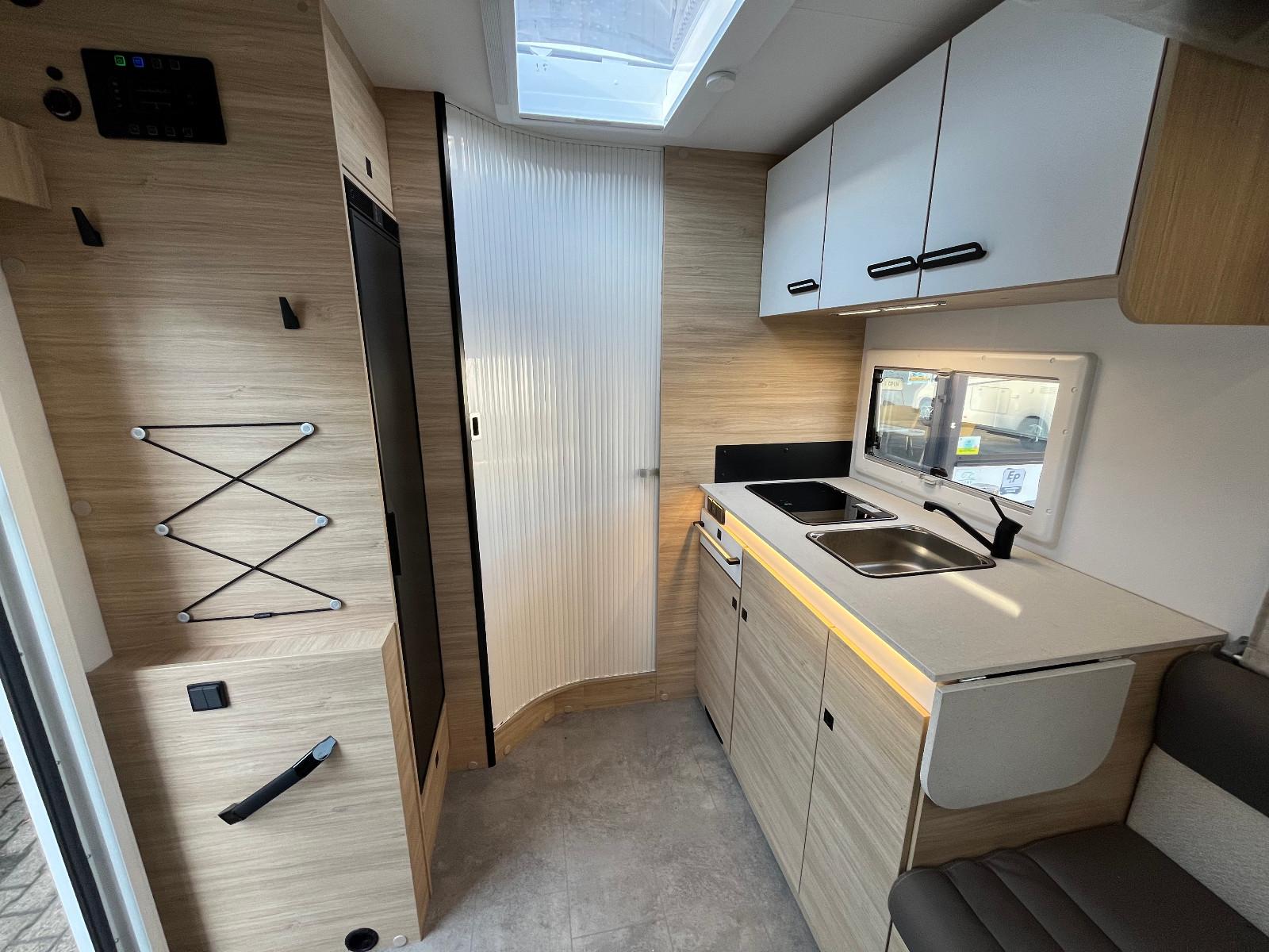 Challenger 260 Ultimate Edition Solar Markise Arctic – Foto 16 von 16