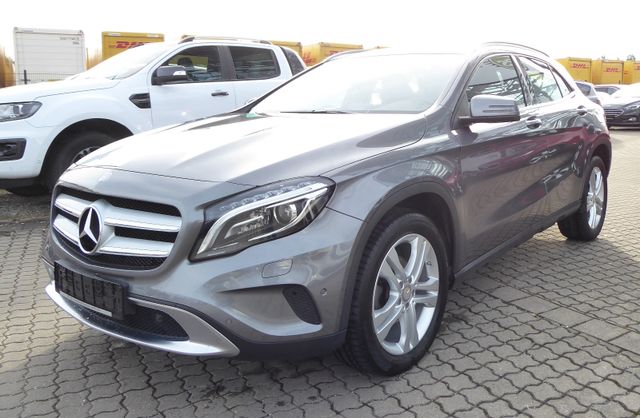 Mercedes-Benz GLA 220 d Urban 4Matic Exklusiv Kamera Bi-Xenon