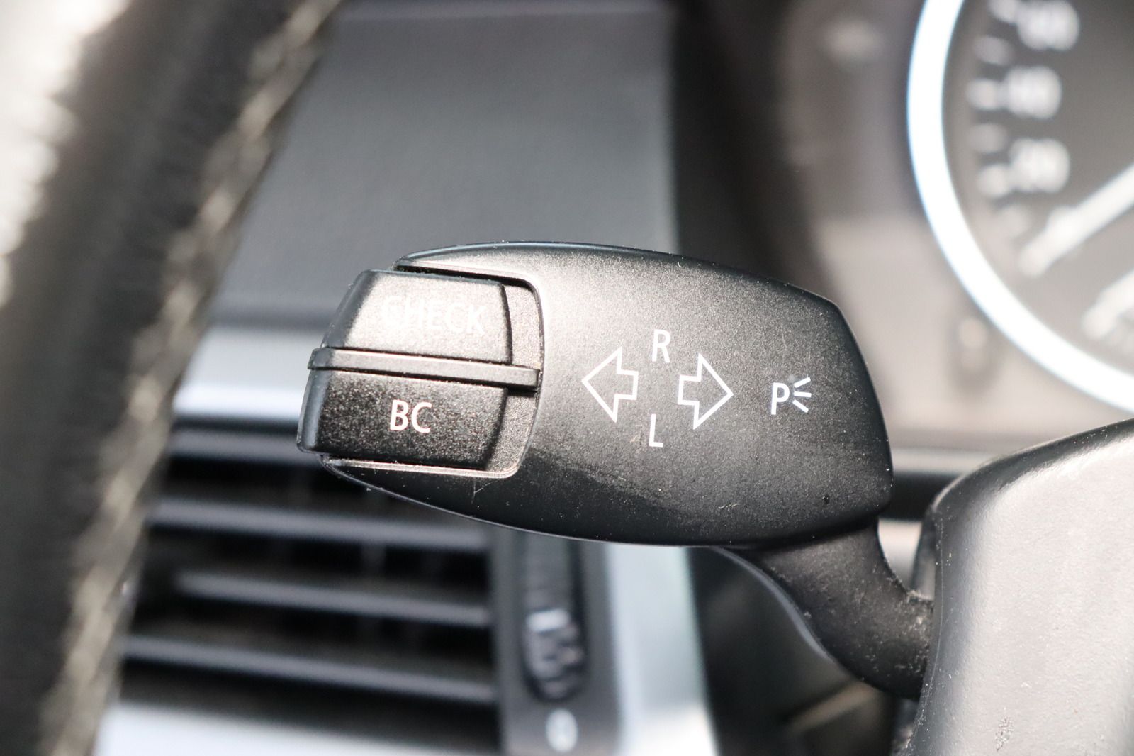 Fahrzeugabbildung BMW 523 i * Sitzhzg. * Klimaautomatik * PDC