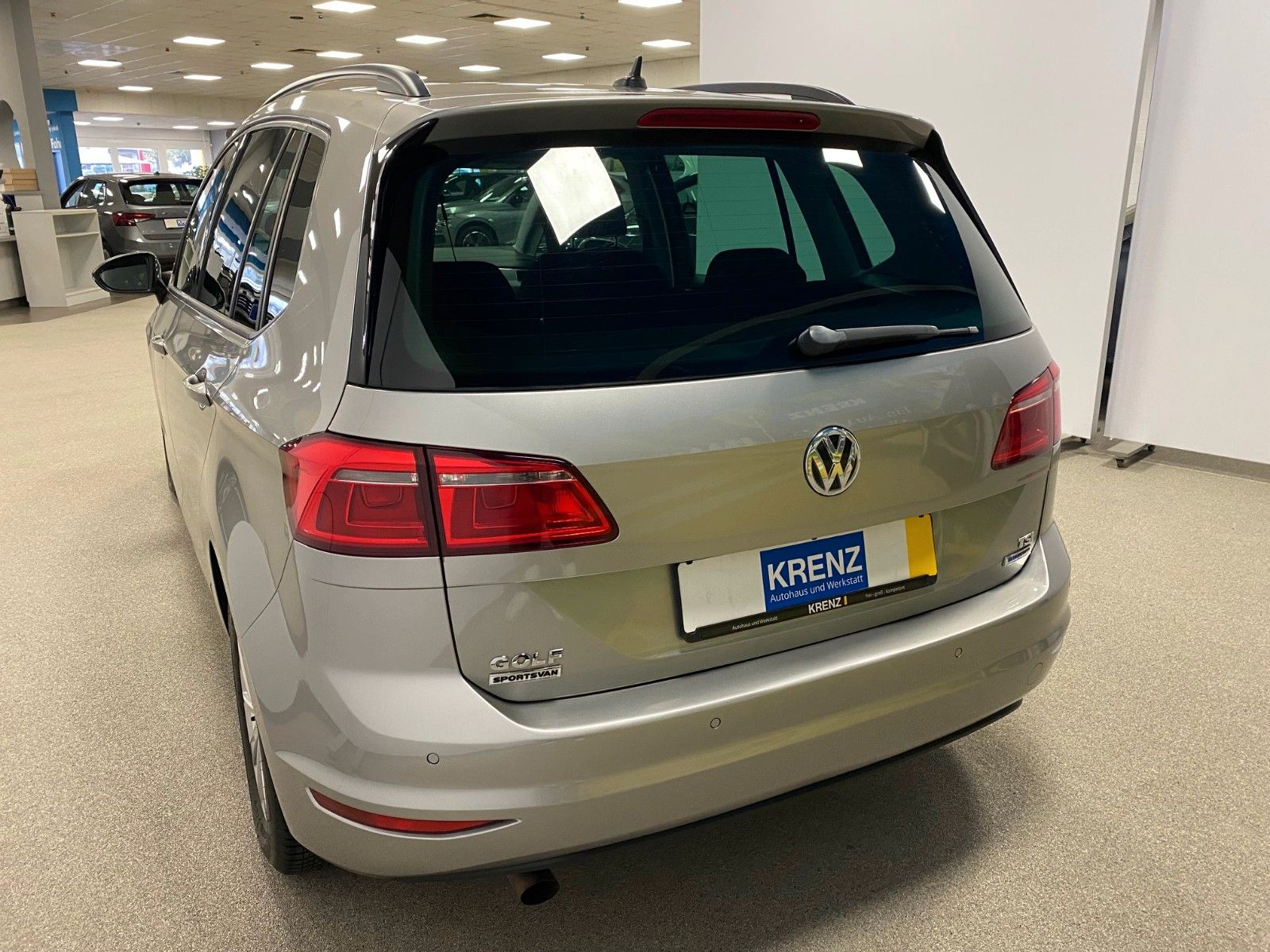 Fahrzeugabbildung Volkswagen Golf Sportsvan 1.2 TSI Trendline+AHK+NAVI+CD+BC+