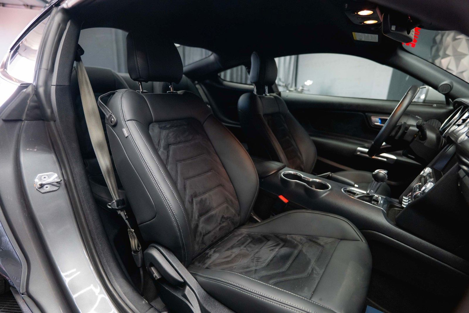 Fahrzeugabbildung Ford Mustang Shelby GT 500 5.0 V8 Performance CarPlay