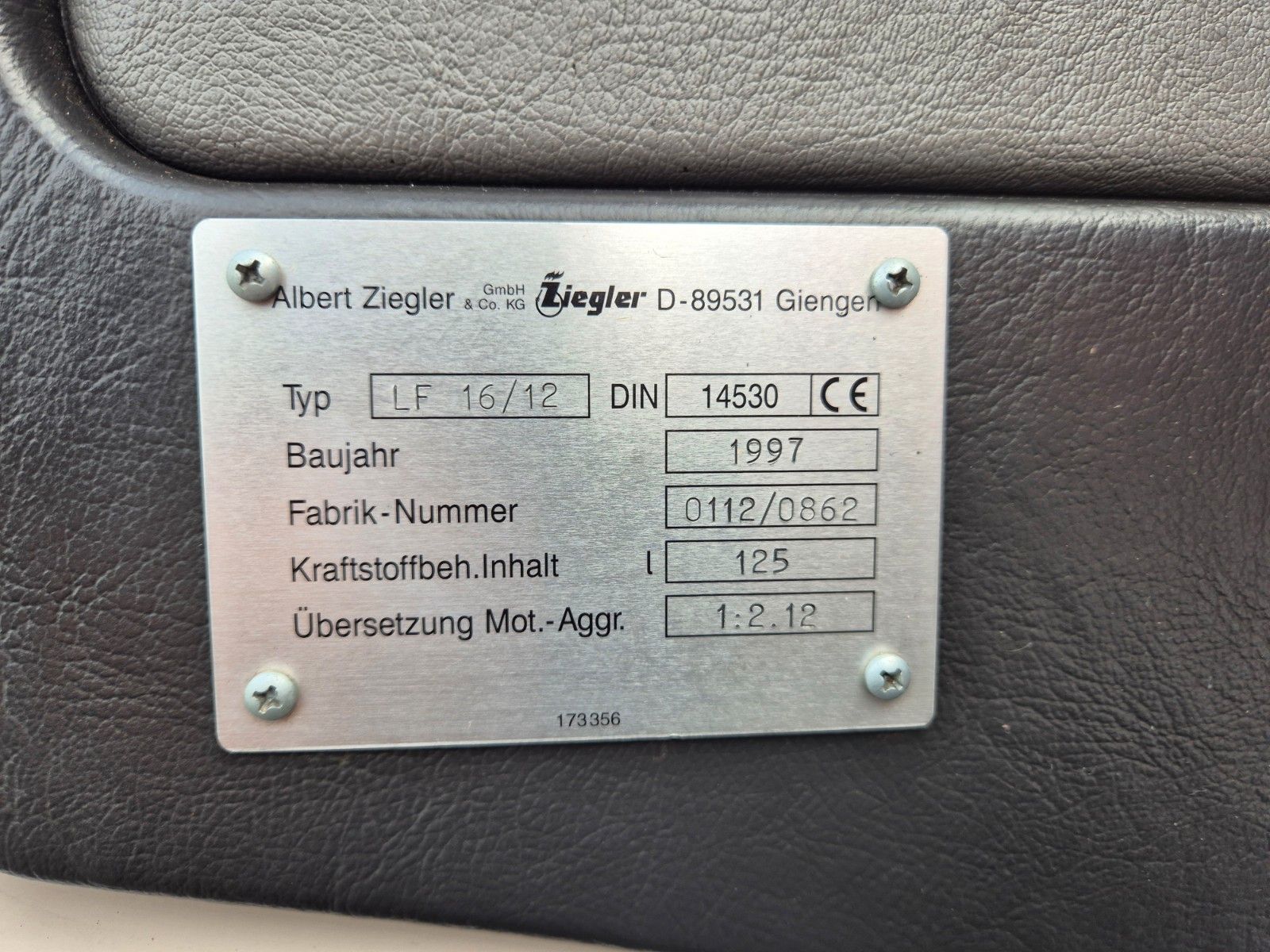 Fahrzeugabbildung Mercedes-Benz 1224 AF 16/12 Löschfahrzeug 1.680l