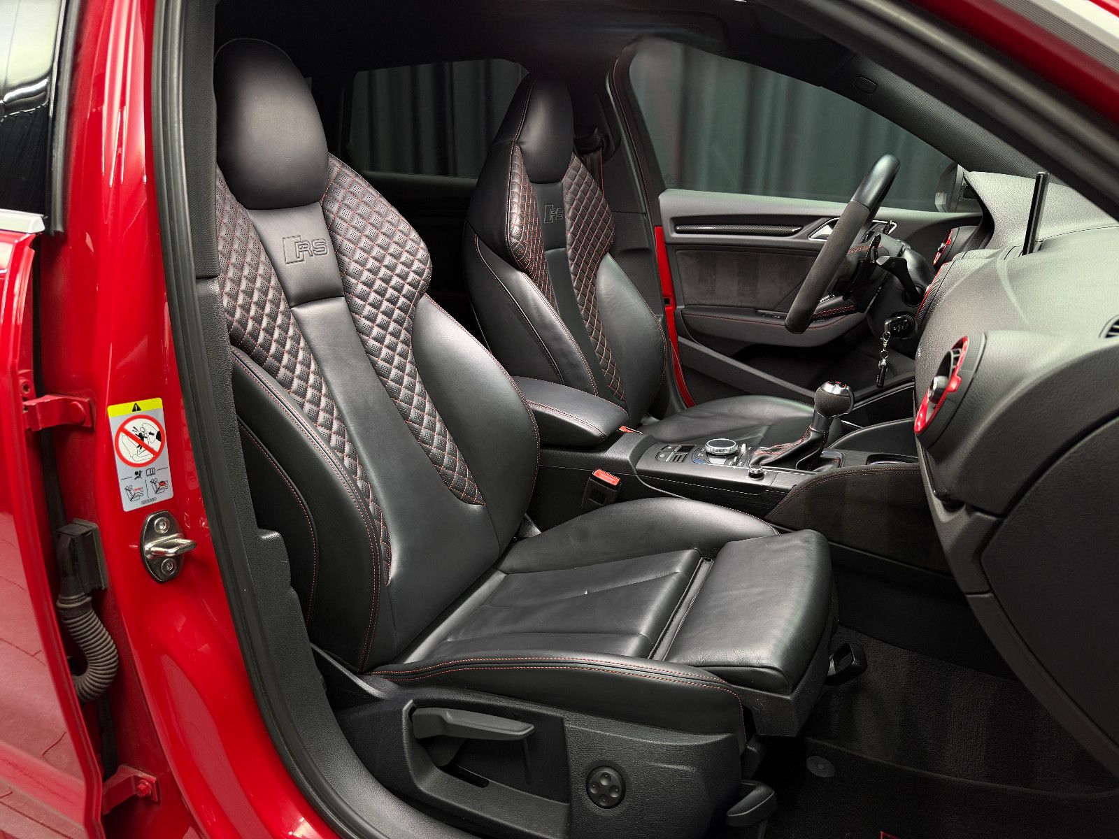 Fahrzeugabbildung Audi RS3 Sportback 2.5 TFSI|EVENTUR|BTMIRS-SITZ|B&O|