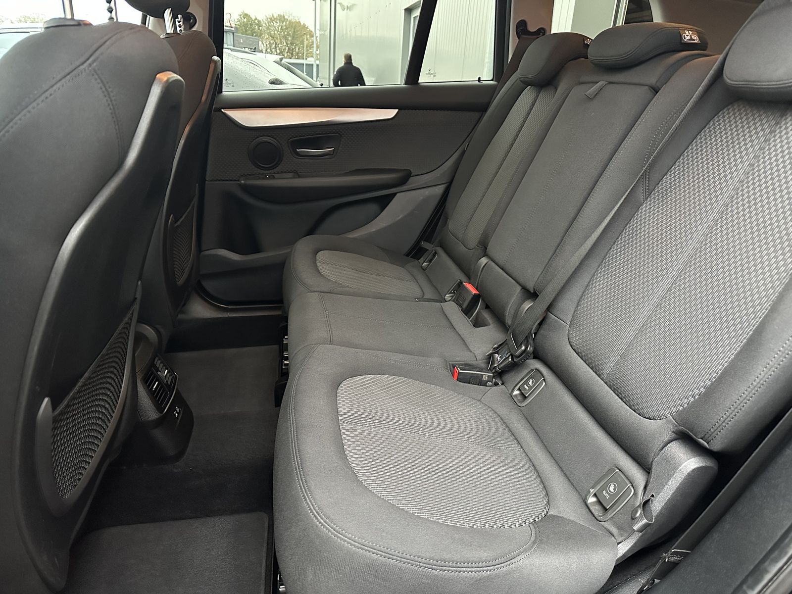 Fahrzeugabbildung BMW 218d Gran Tourer Advantage Aut. NAV+LED+KAM+SHZ