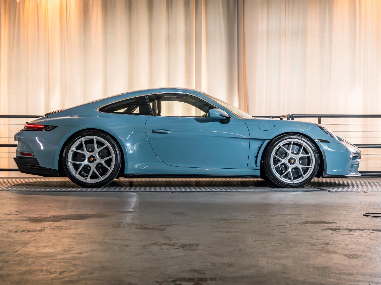 Porsche 992 S/T Heritage