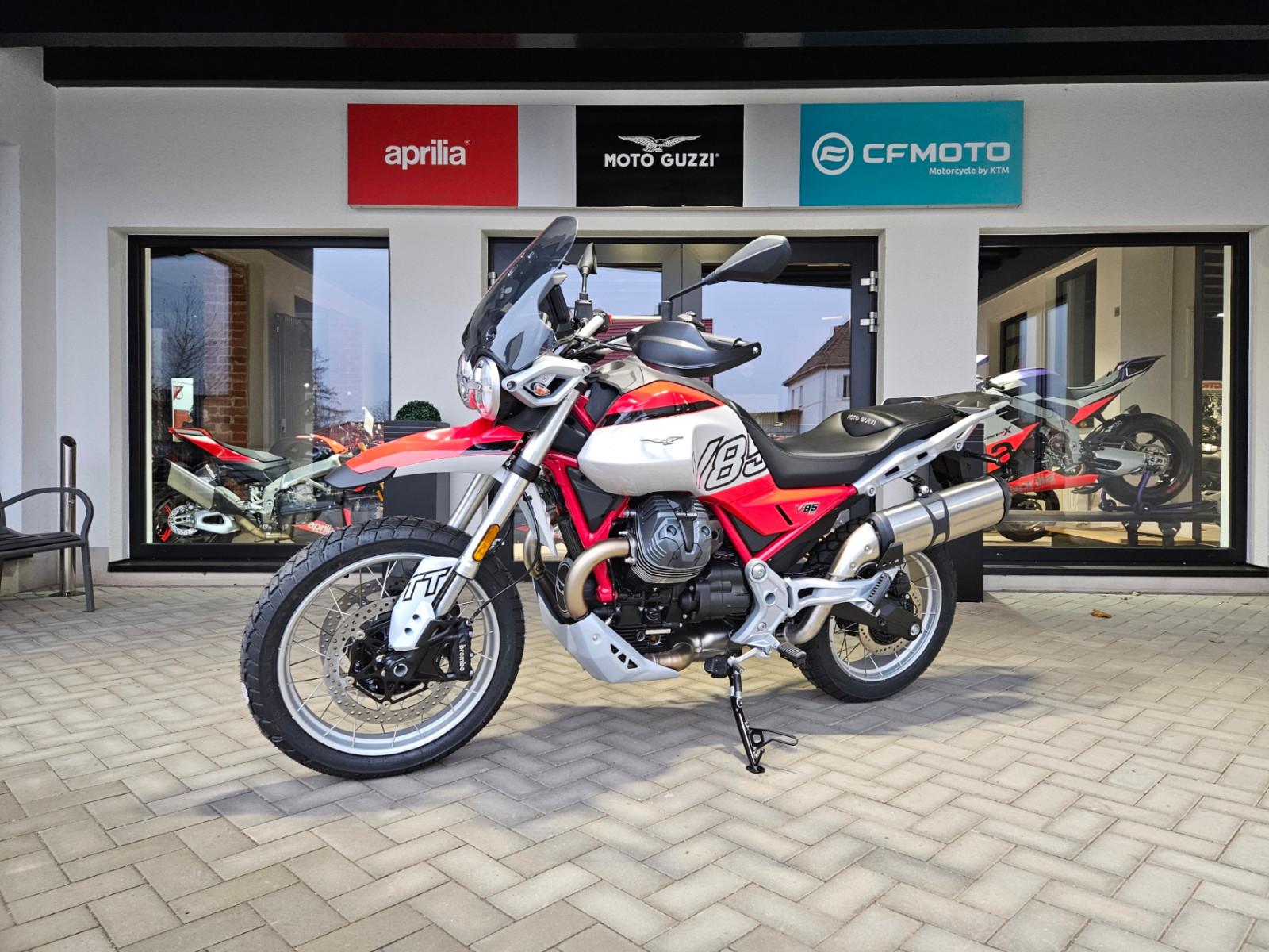 Moto Guzzi V 85 TT Rosso Fuji