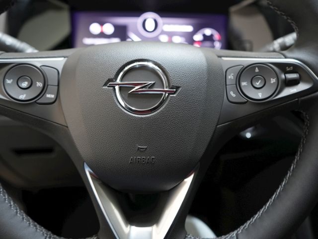 Grandland GS+LED+NAVI+360 GRAD KAMERA+SITZ-/LENK