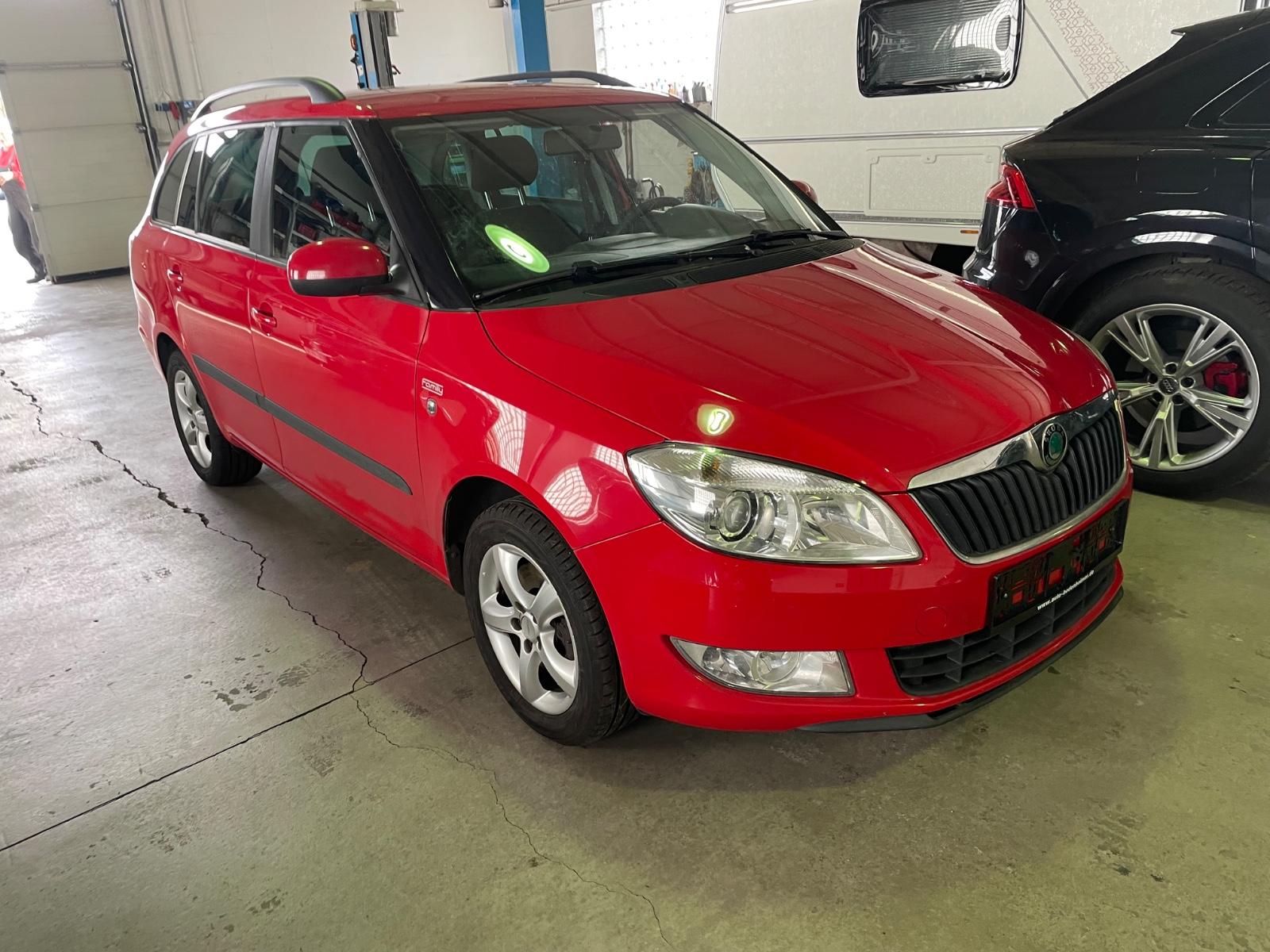 Skoda Fabia Combi 1.2 TSI/1.Hand/DSG/Tüv27/Getr def.