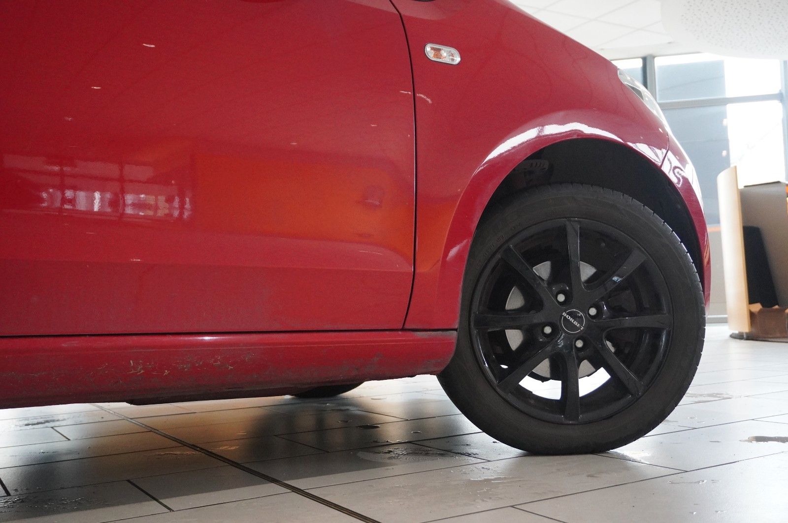 Fahrzeugabbildung Volkswagen up! 1.0 MOVE 5-TÜR AUTOMATIK KLIMA/AUX/CD