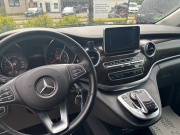 Mercedes V 220 - 10