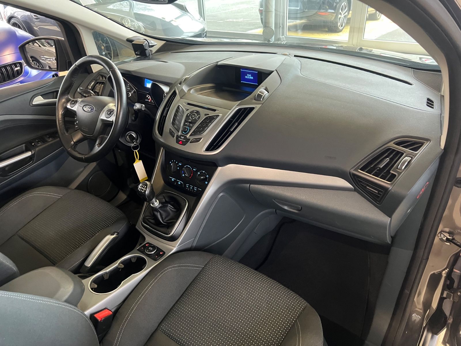 Fahrzeugabbildung Ford Grand C-MAX 1.6 Champions Edition