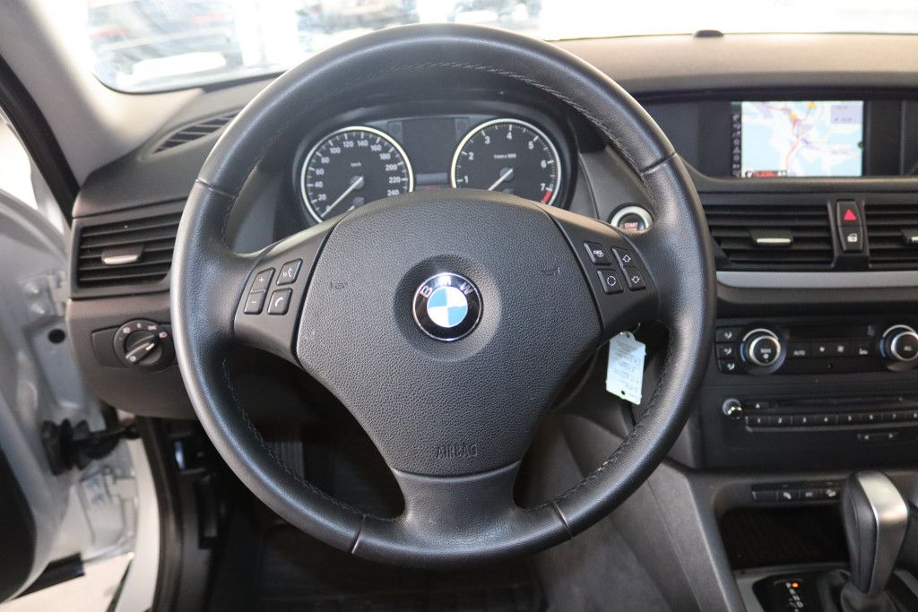 Fahrzeugabbildung BMW X1 xDrive25i Aut.xLine-Navi-Xenon-PDC-MFL-