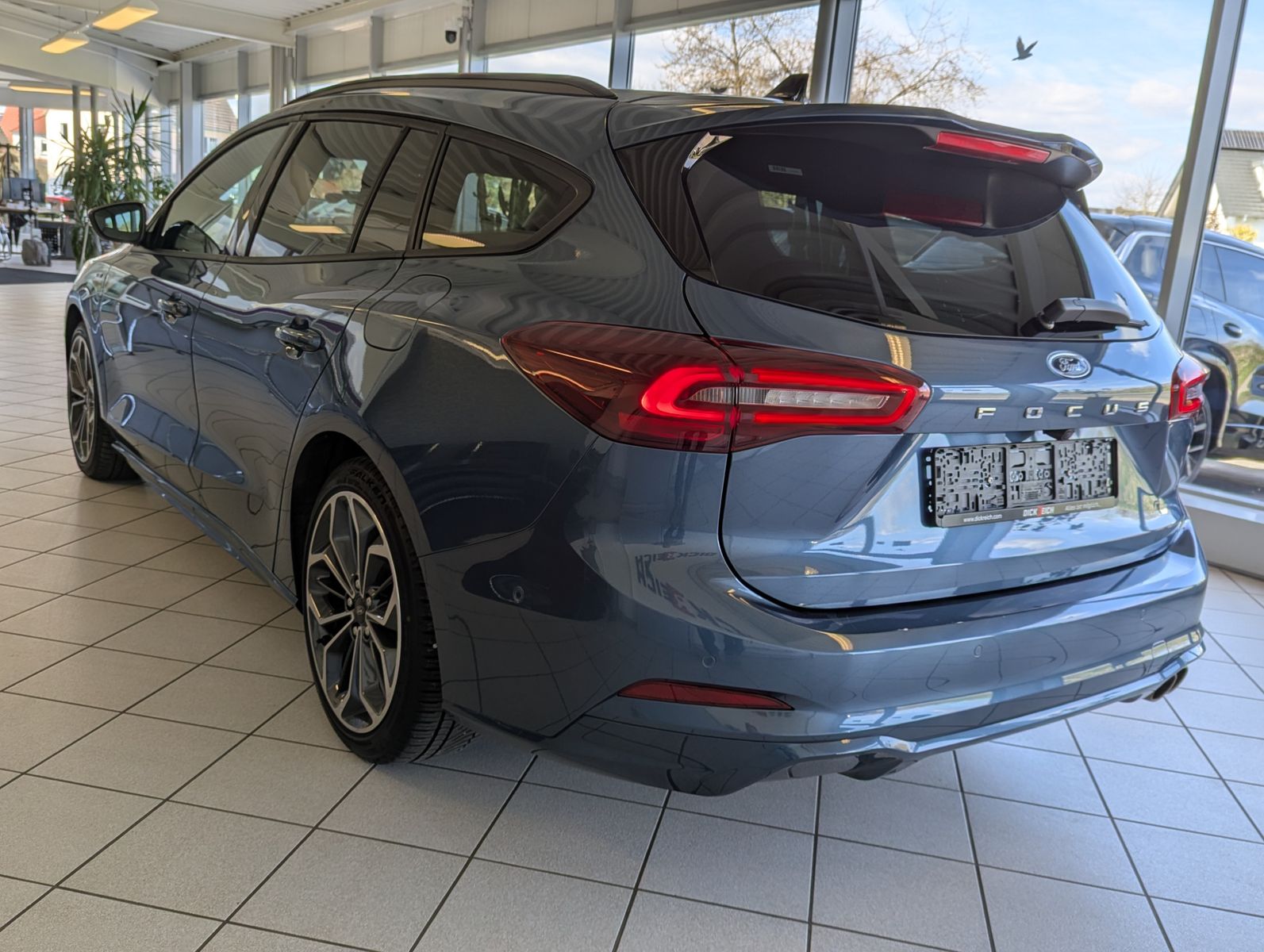 Fahrzeugabbildung Ford Focus 1.0 ST-Line X Styling Matrix B&amp;O Pano 18"
