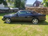 Mercedes-Benz W124 Cabrio E200 - Mercedes-Benz E 200: Cabrio, W124