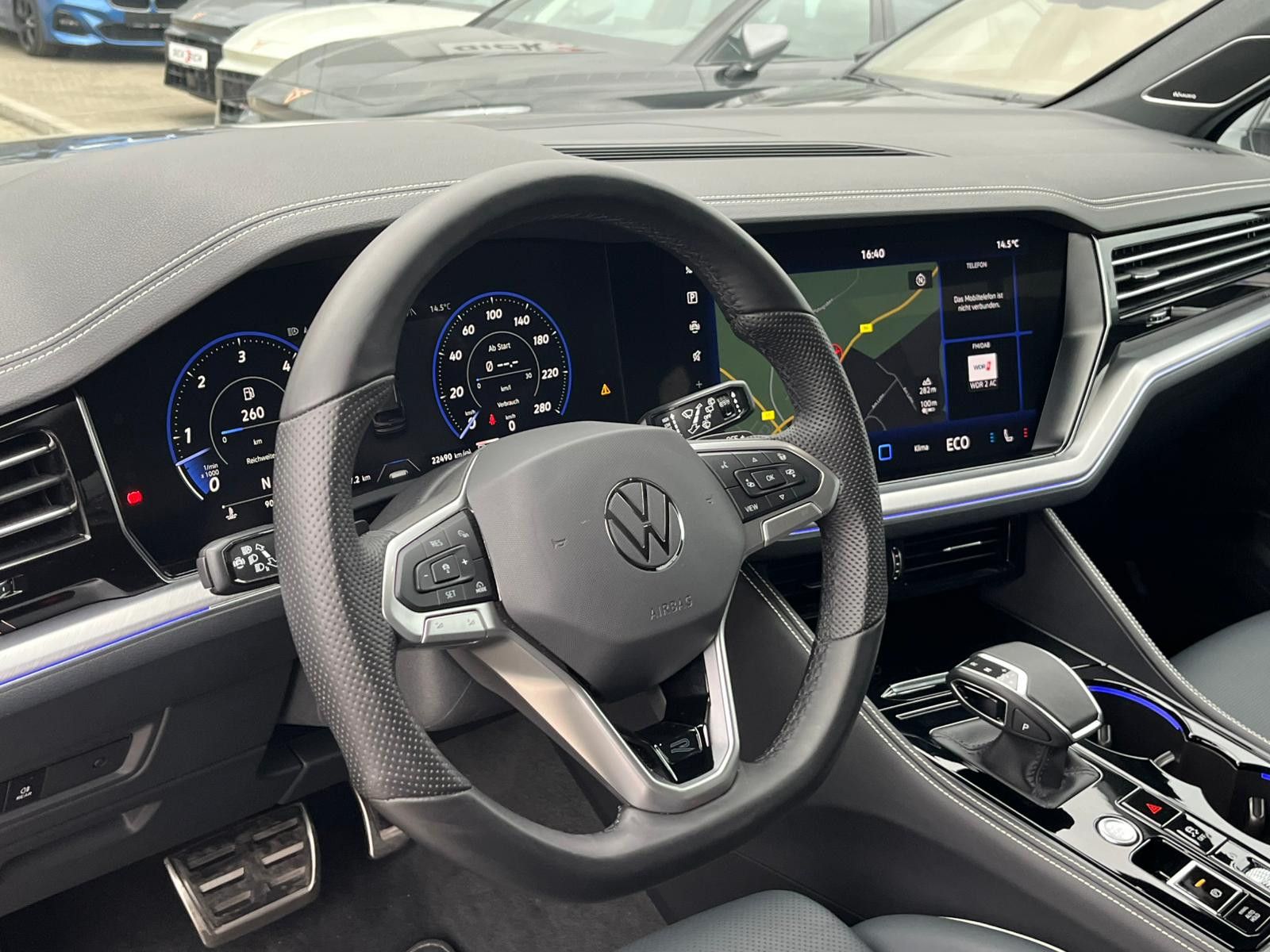 Fahrzeugabbildung Volkswagen Touareg 3.0TDI 4M R-Line VOLL Black 22" UPE 114T