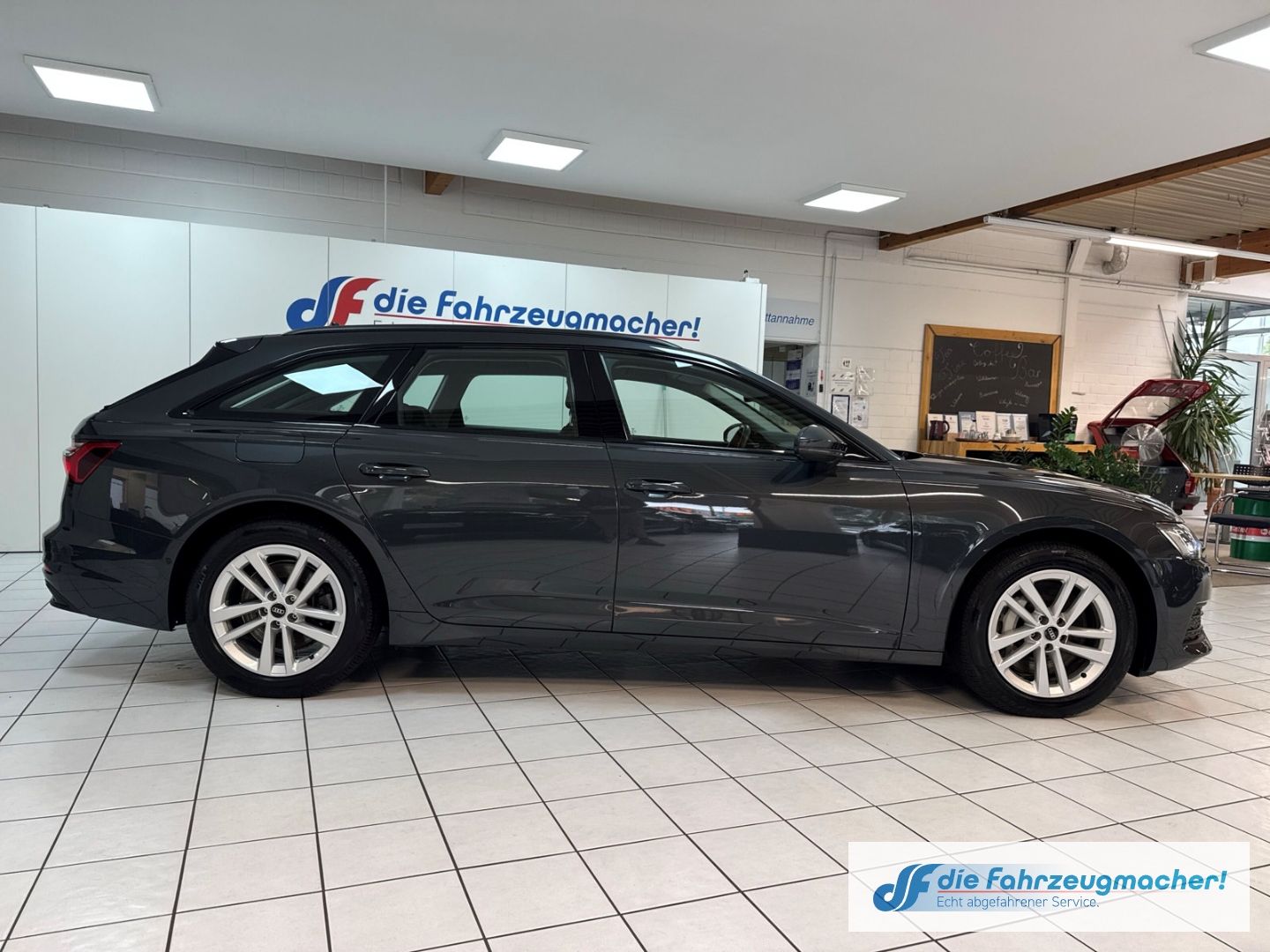 Fahrzeugabbildung Audi A6 Avant 50 TFSI e quattro 2.0 Kamera Digi Cockp