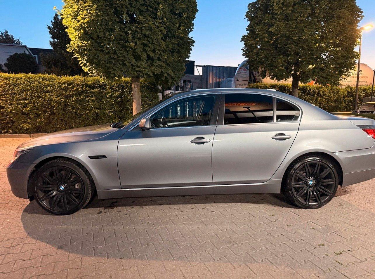 BMW 523