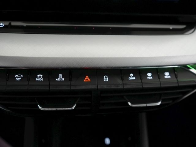 Octavia COMBI TOUR TDI DSG+AHK+KLIMA+NAVI+LED-SC