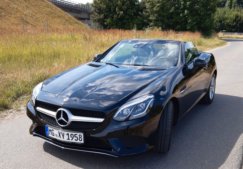 Image of Mercedes-Benz SLC 180
