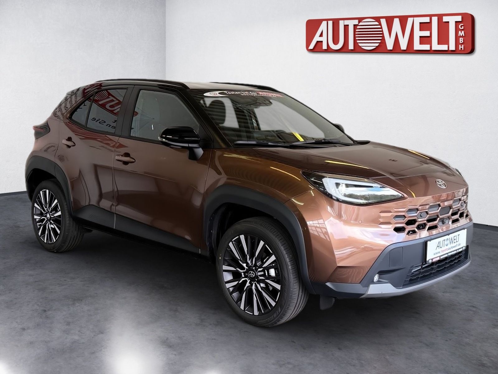 Fahrzeugabbildung Toyota Yaris Cross Lounge 1.5-l-Hybrid LED,Navi,elHeckk