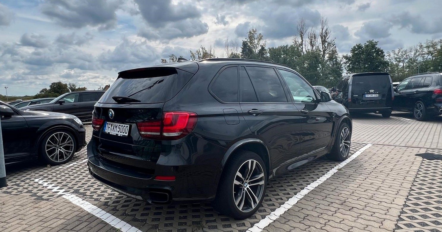 Fahrzeugabbildung BMW X5 M50d*RFK*XENON*PANO*H&K*NAVI*