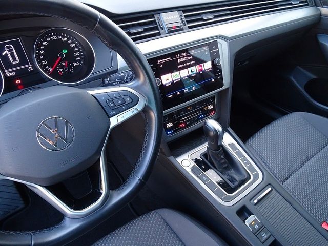 Passat Variant 2.0 TDI DSG - LED / Navi
