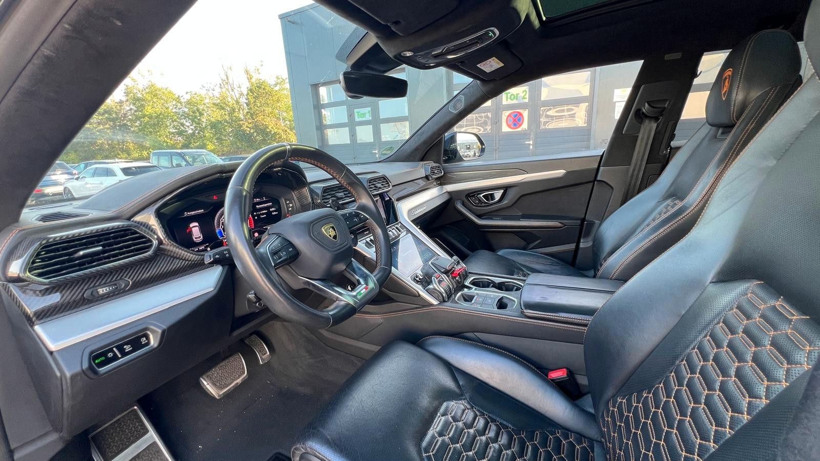 Fahrzeugabbildung Lamborghini Urus LP650 *PANO*Carbon*HeUp*22**Mietkauf*