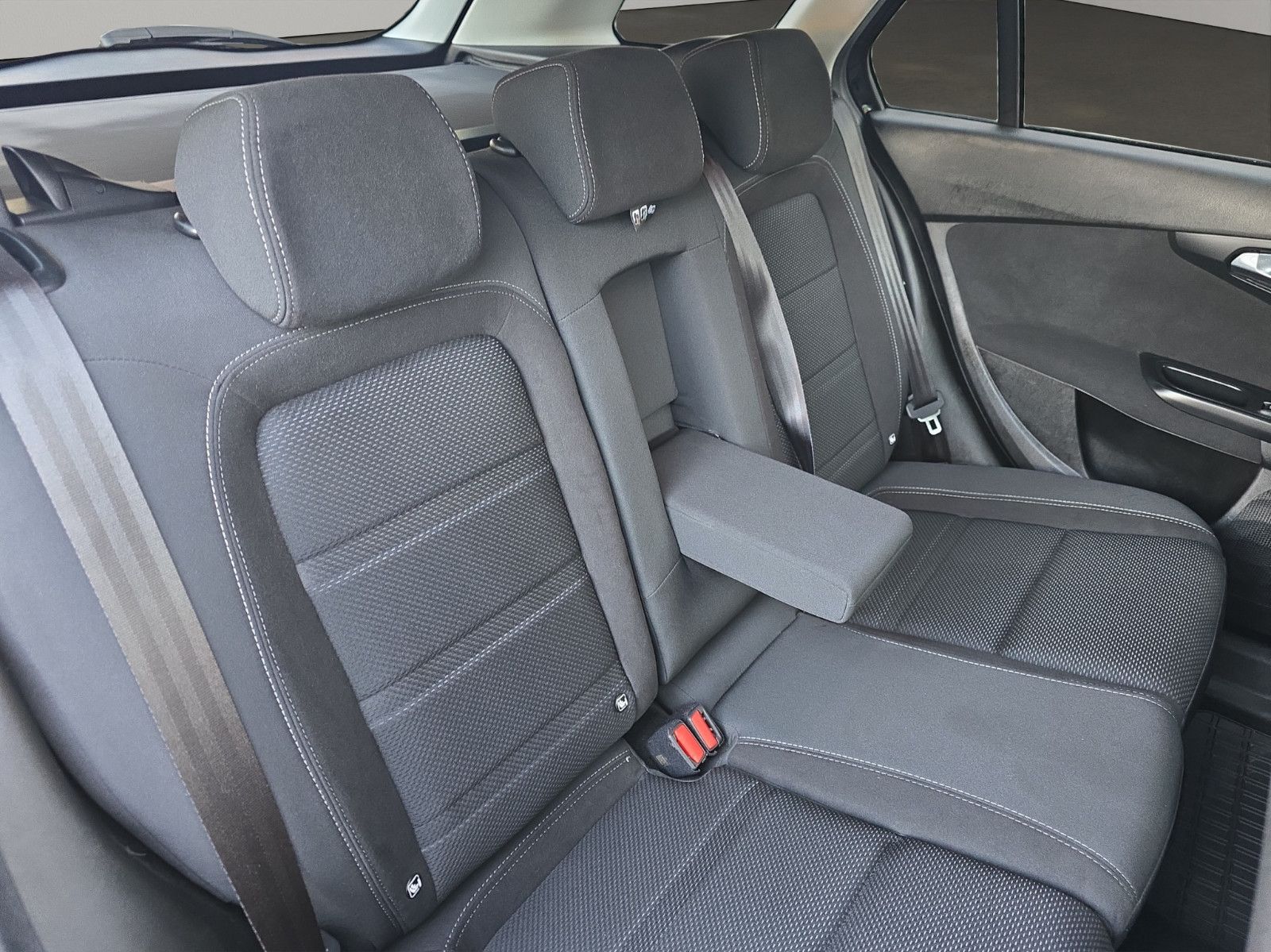 Fahrzeugabbildung Fiat Tipo Lounge Automatik Kamera LED  Navi  PCD