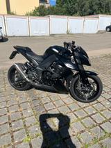 Kawasaki Z1000 - KAWASAKI NAKED BIKE