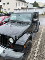 Jeep Wrangler Unlimited Sahara 3.8 Autom. Sahara - Jeep Wrangler mit Benzin-Antrieb: Geländewagen, 3.8