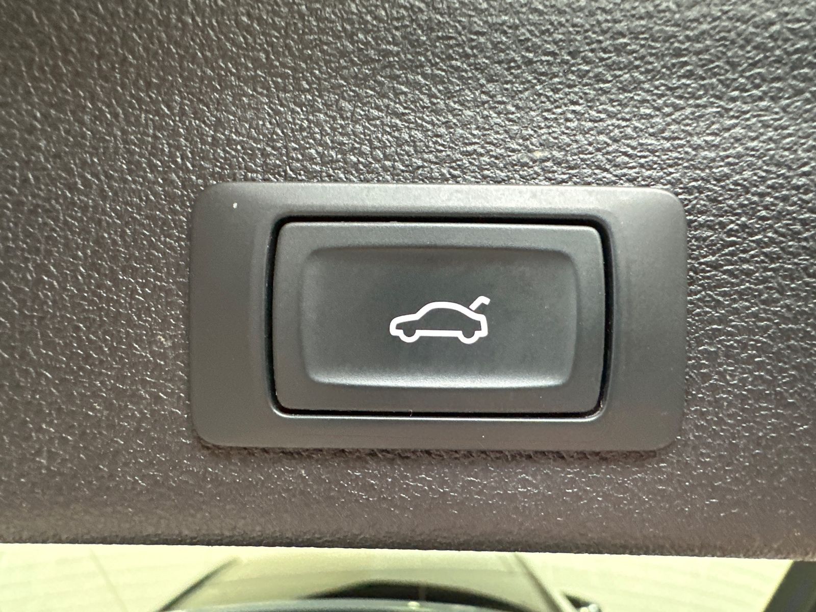 Fahrzeugabbildung Audi A6 Avant 40 TDI S-Line NAV+LED+PANO+AHK+19ZOLL