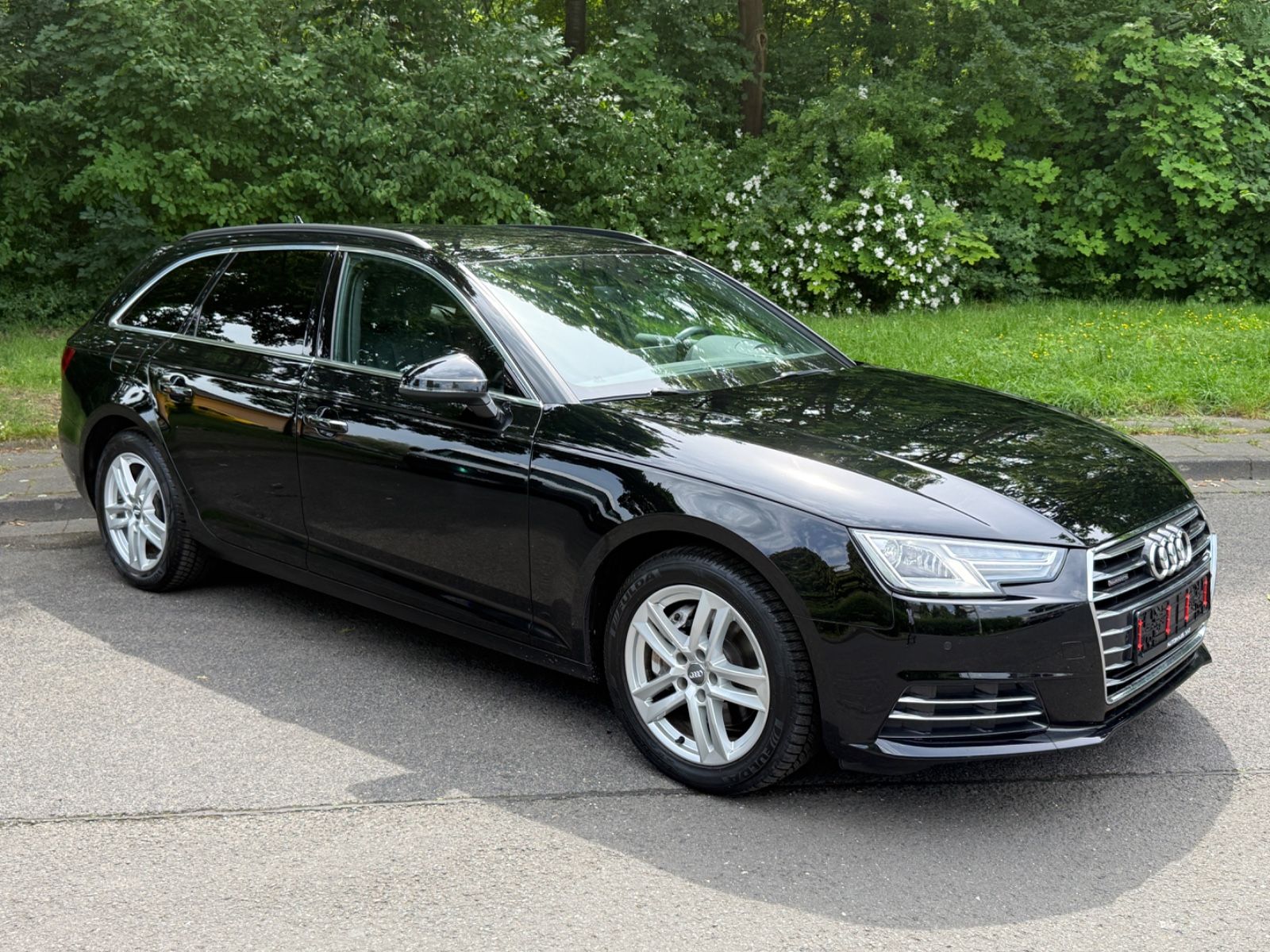 AUDI A4 Avant quattro,Auto,Leder,Navi,218PS