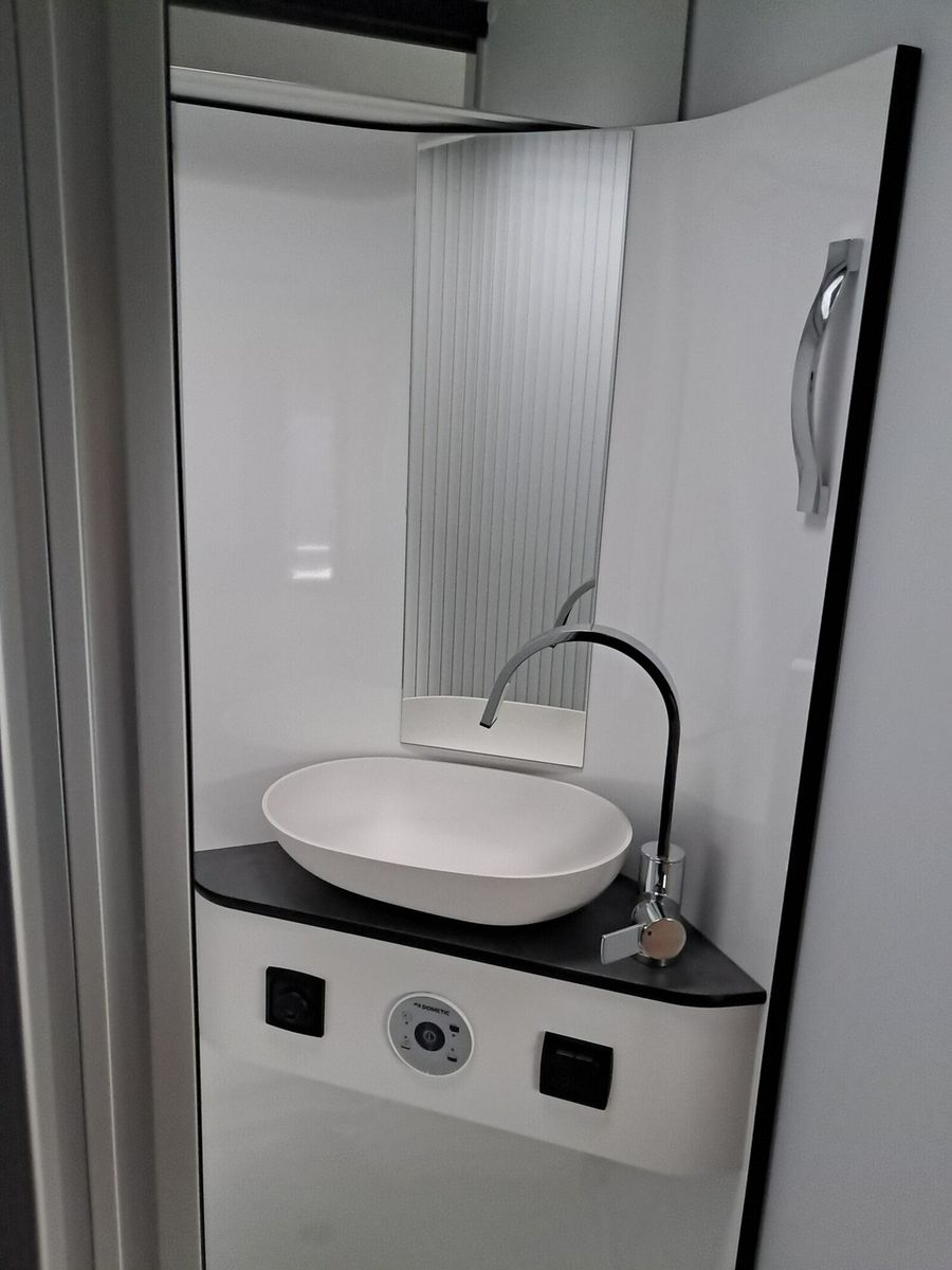 Fahrzeugabbildung Pössl Summit 640 Citroen 140 PS Lithium, Solar,Markise