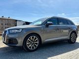 Audi Q7 3.0 TDI quattro tiptronic - - graue Audi Q7