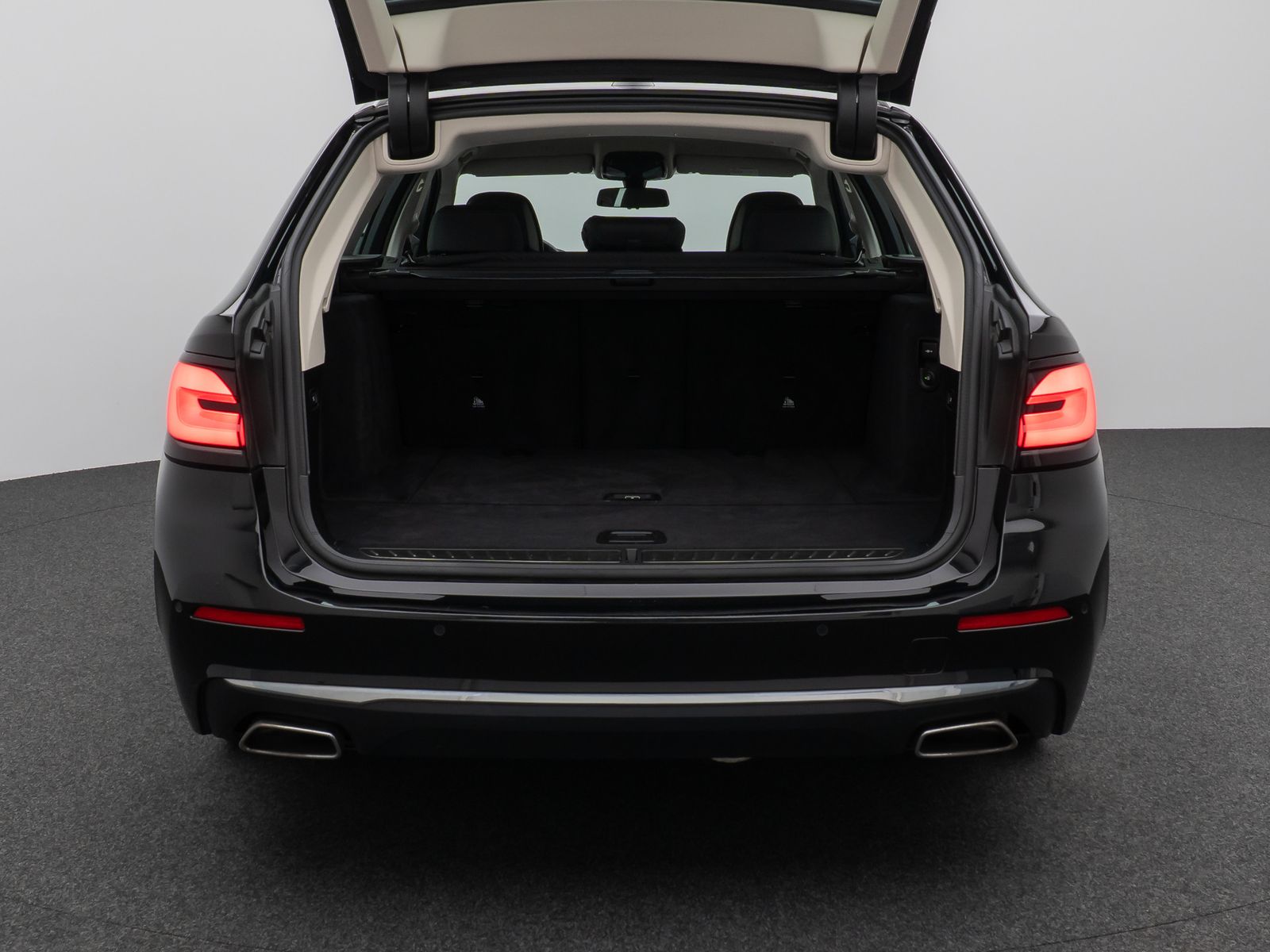 Fahrzeugabbildung BMW 520d Luxury Line Kamera DAB AHK Fernlichtassist