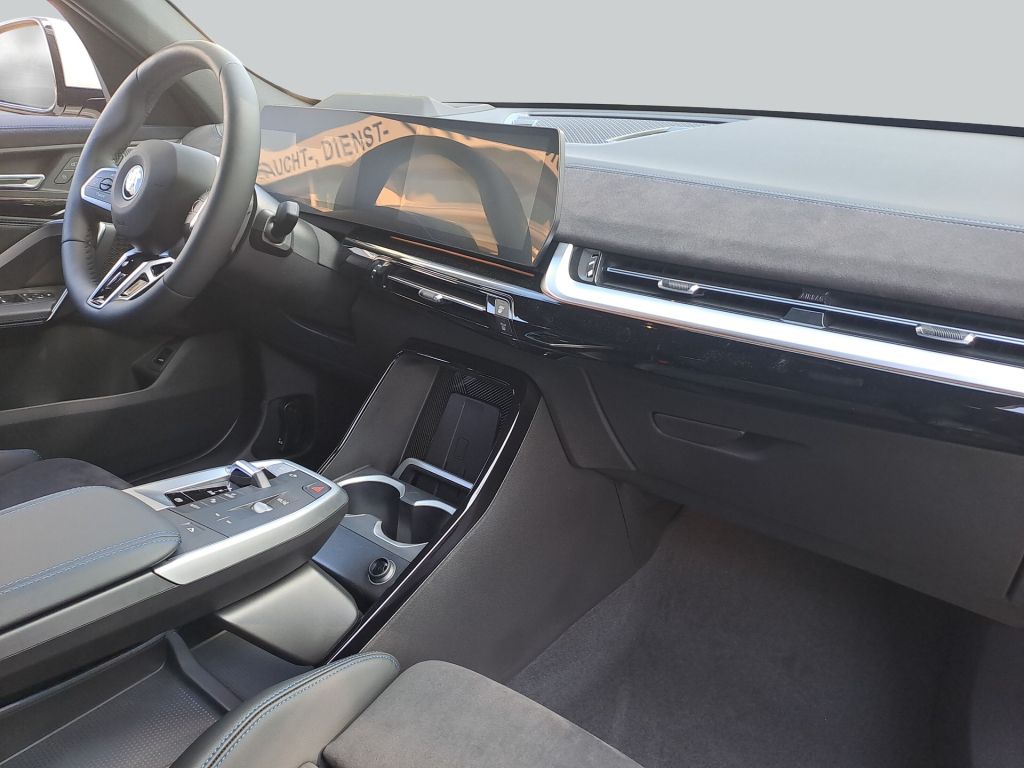 BMW iX2 - Bild 16