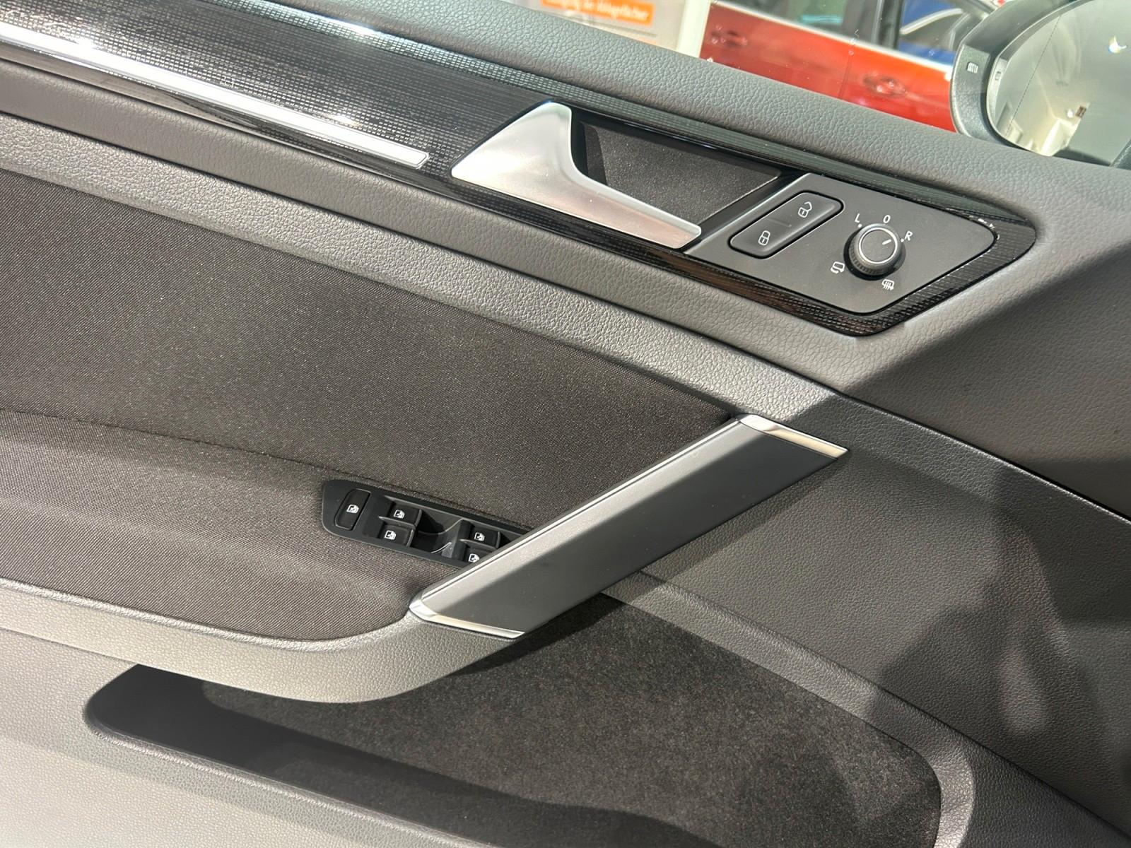 Volkswagen Golf VII Var. Highline LED/ACC/SZH/AHK/NAV, миниатюра 13