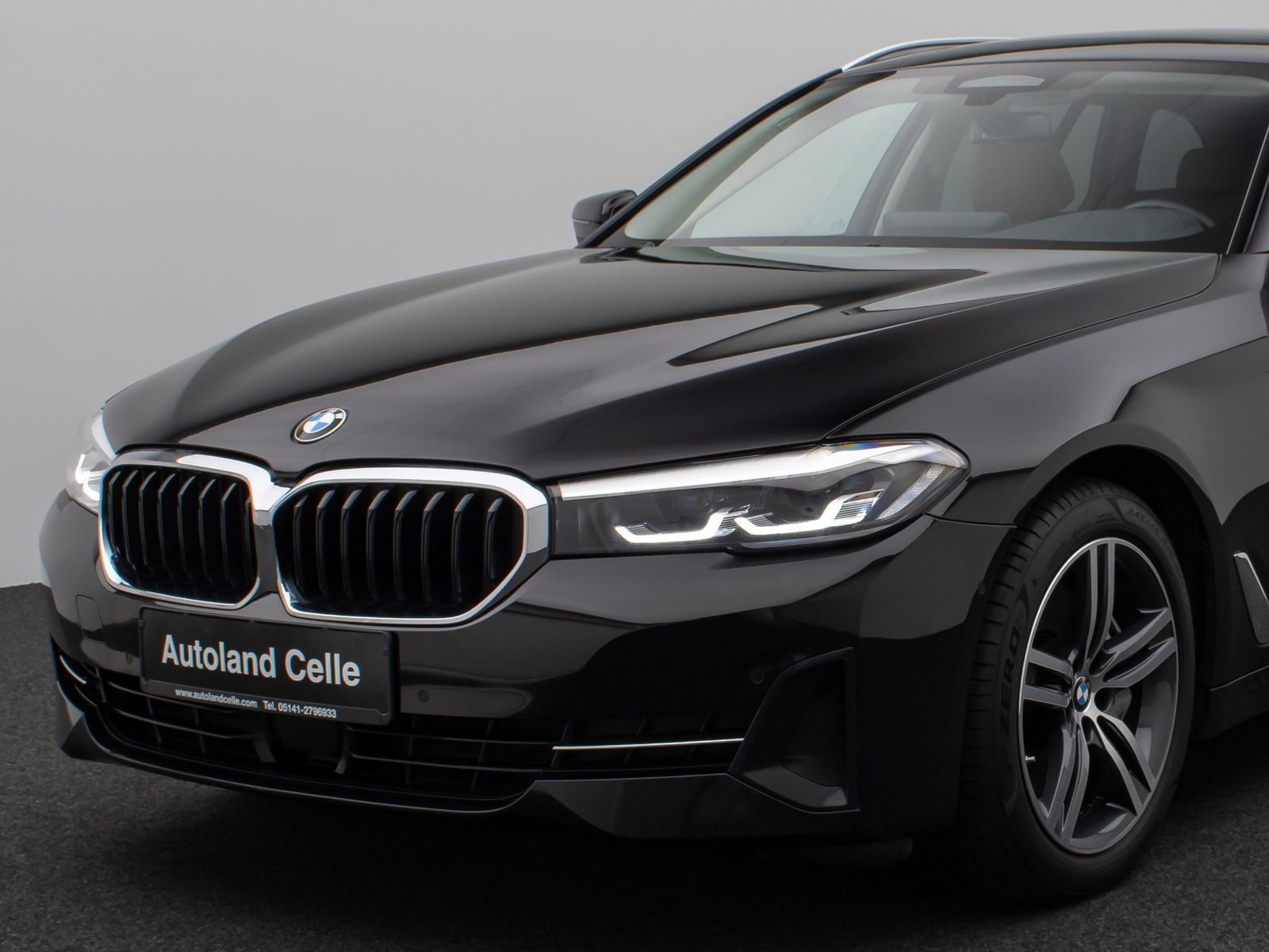 Fahrzeugabbildung BMW 530d  xD Panorama Kamera DAB HiFi AHK Alarm ACC