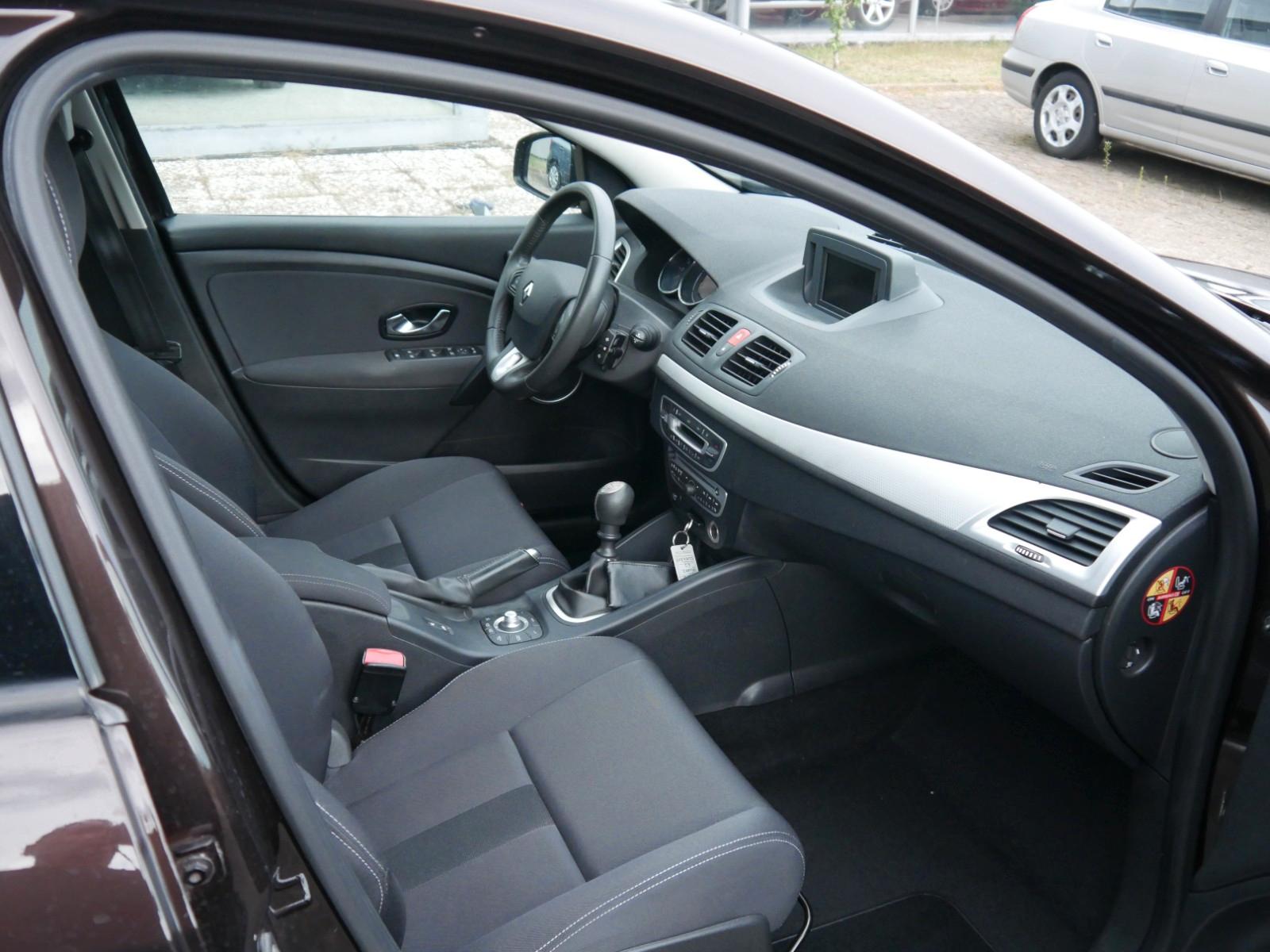 Renault Megane 2011 — engine 1.397 cm³, 131 HP (96kW)