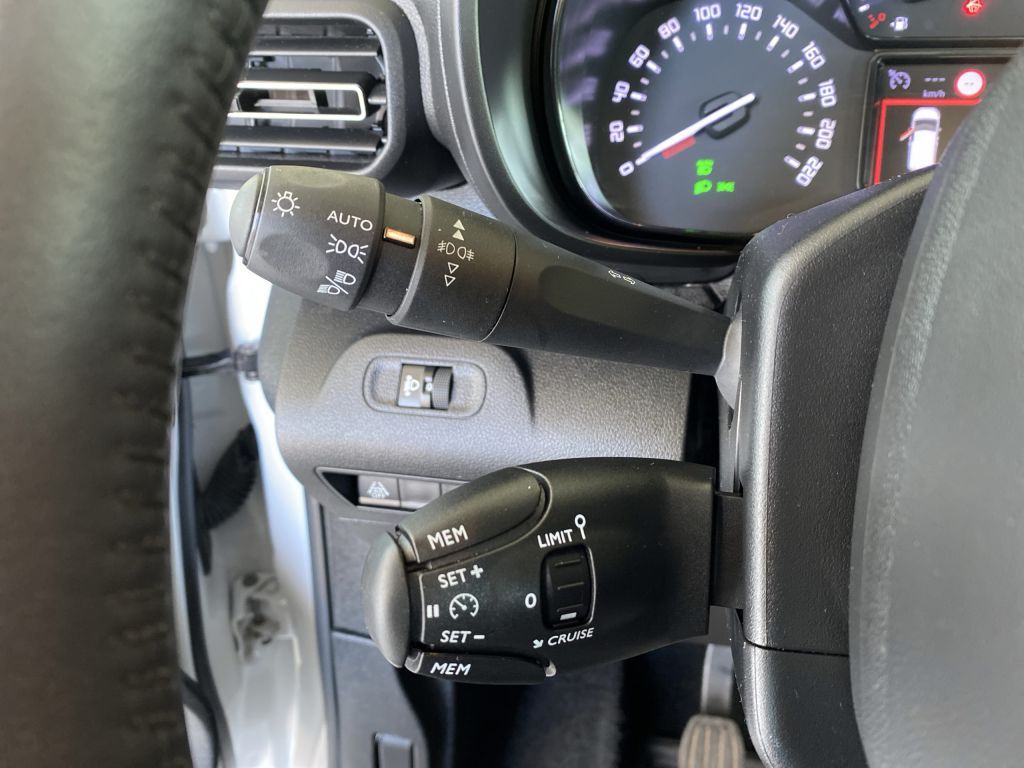 Fahrzeugabbildung Citroën Berlingo M PureTech 110 FEEL *Touch*Keyless*PDC*