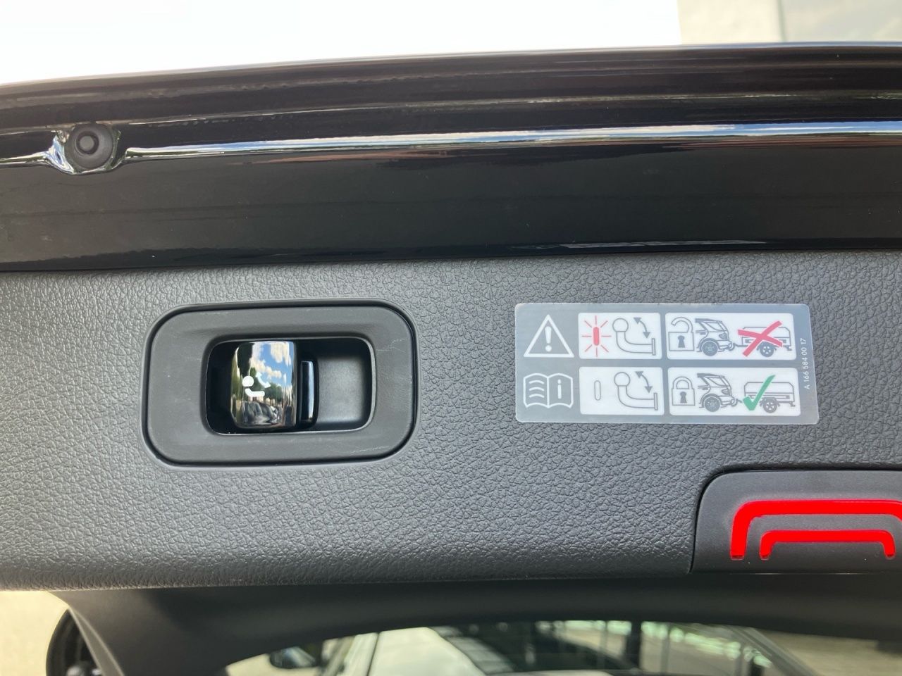 Fahrzeugabbildung Mercedes-Benz C 300 d T AMG AHK+Pano+Night+FahrassPak+Ambi+Kam