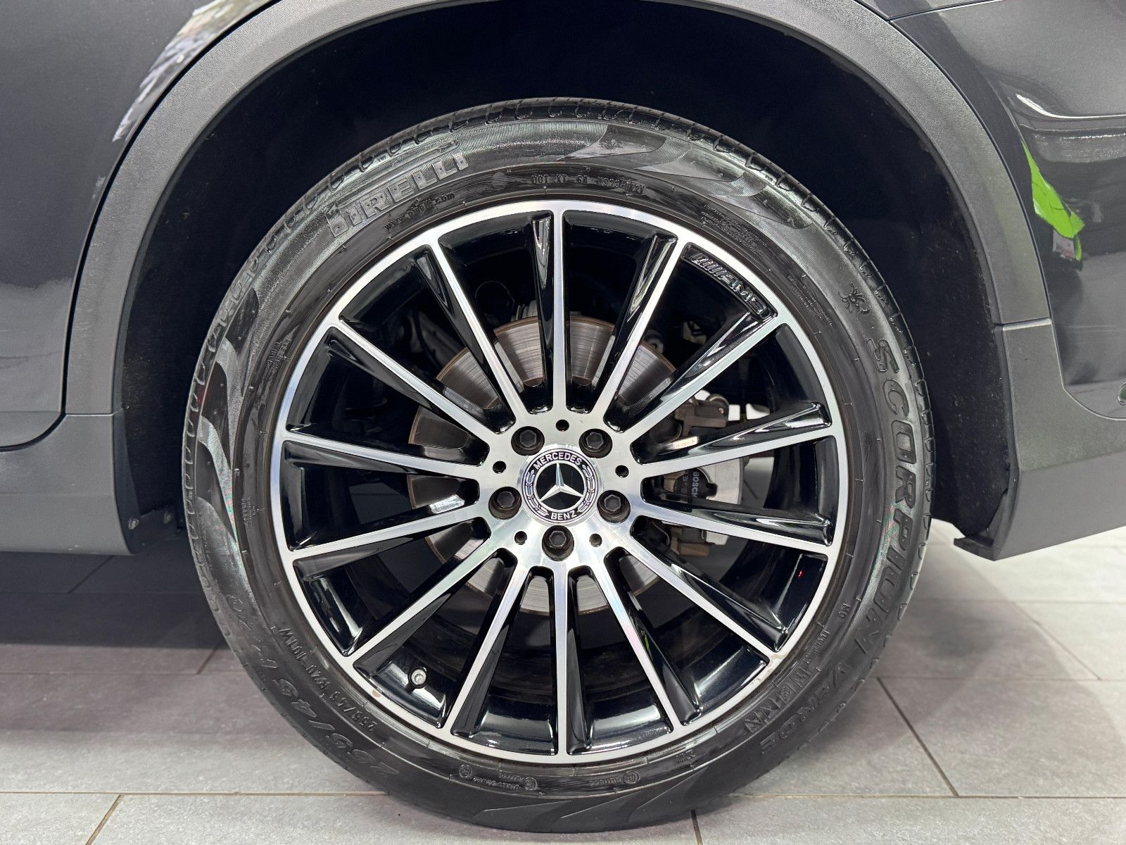 Fahrzeugabbildung Mercedes-Benz GLC 400 d 4Matic|AMG-LINE|AHK|STANDHEIZUNG|