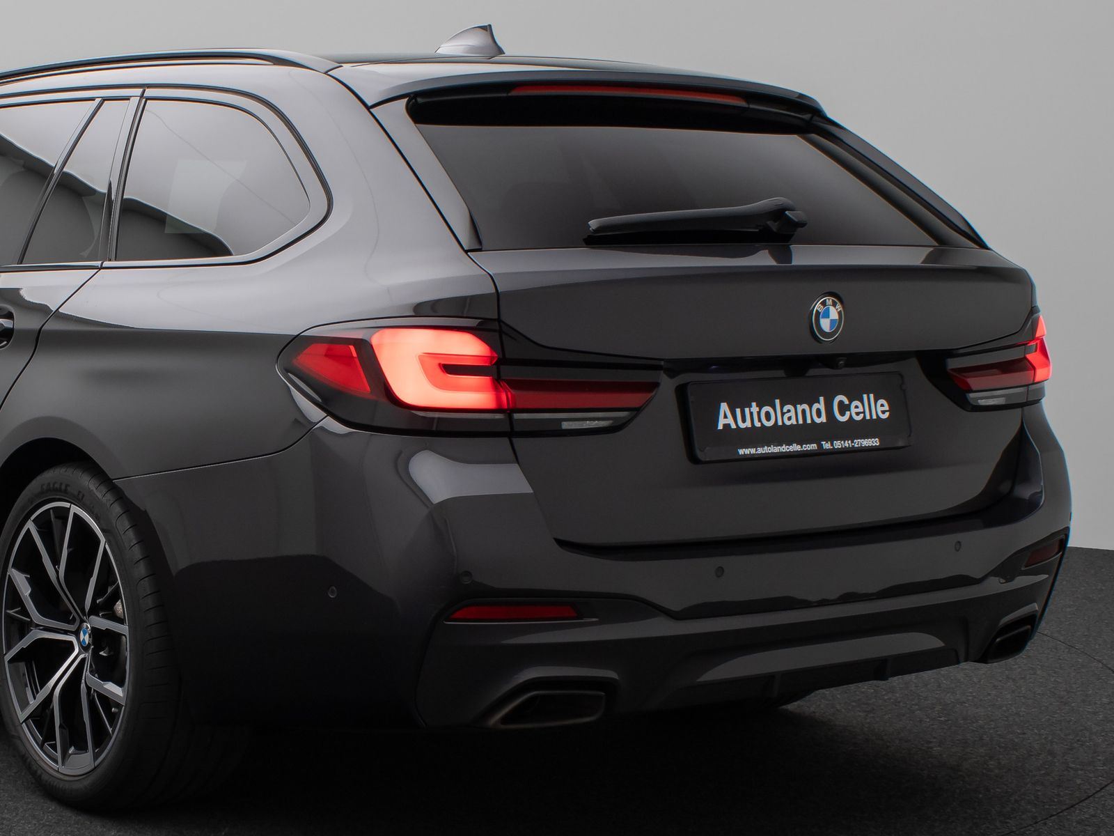 Fahrzeugabbildung BMW 530d xD M Sport Kamera HUD DAB H/K Komfort Alarm