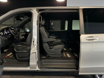 Mercedes V 220 - 12