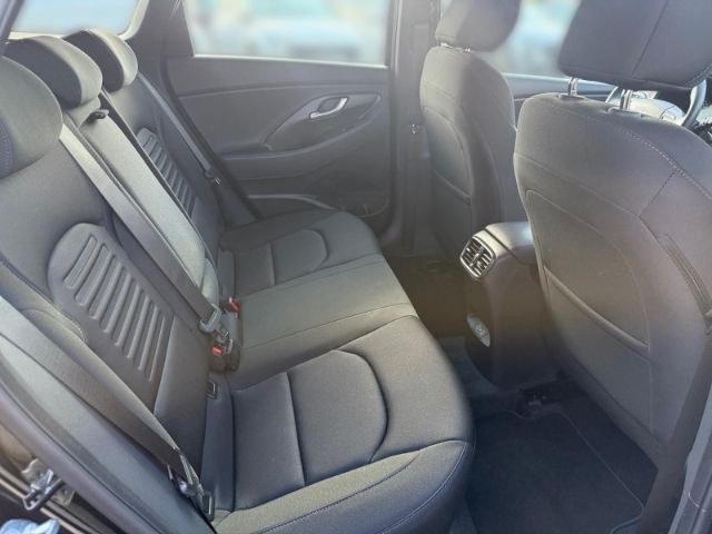 Fahrzeugabbildung Hyundai i30 1.5 T-GDI (140 PS) 48V 7-DCT 2WD Advantage P