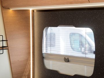 Bild 13 Mooveo TEI 70 EB 140 L-Sitzgruppe Pioneer 9"