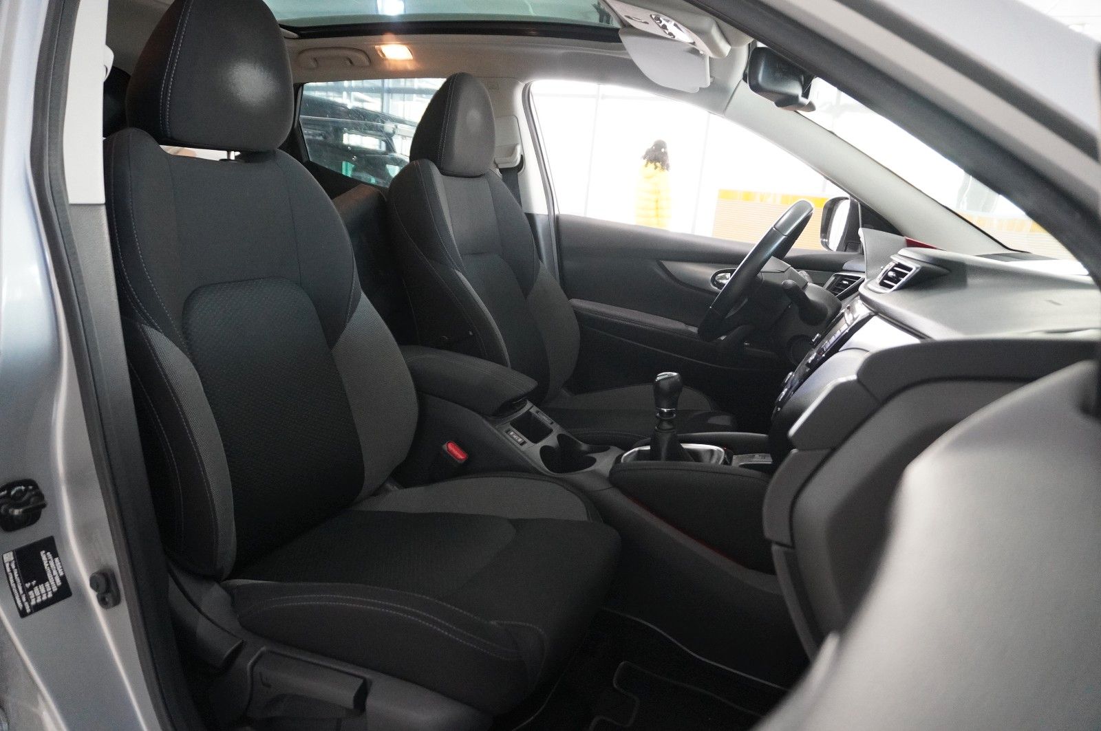 Fahrzeugabbildung Nissan Qashqai 1.5 DCI N-CONNECTA NAVI/LED/360°/PANO.
