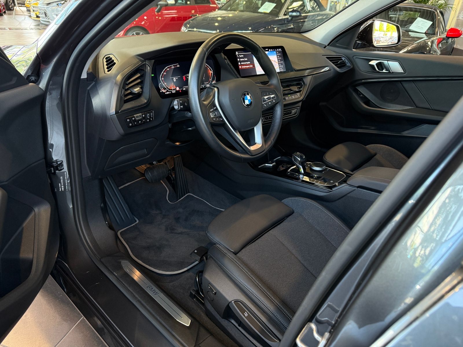 Fahrzeugabbildung BMW 120 i Sport Line LED NAVI ALU