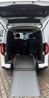 Mercedes-Benz T-160 Behindertengerecht Rollstuhlrampe - weiße Mercedes-Benz T-Klasse
